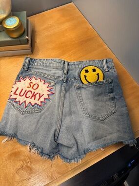 Lucky Brand High Rise Cut-Off Jean Shorts So Lucky Smiley size 6